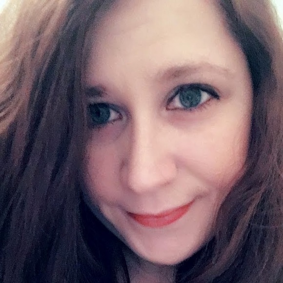 Meet your Posher, Heather - Picture 1 of 1